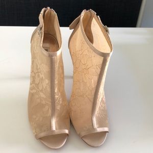 Badgley Mischka Brand New lace heels